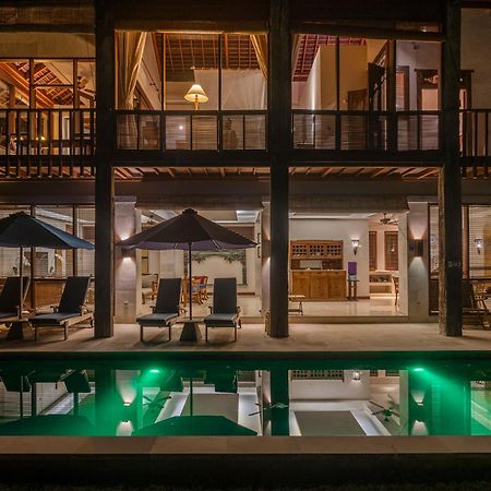 Villa Rumah Isah チャンディダサ エクステリア 写真