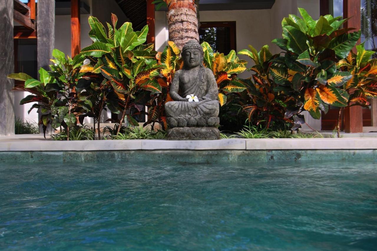 Villa Rumah Isah チャンディダサ エクステリア 写真