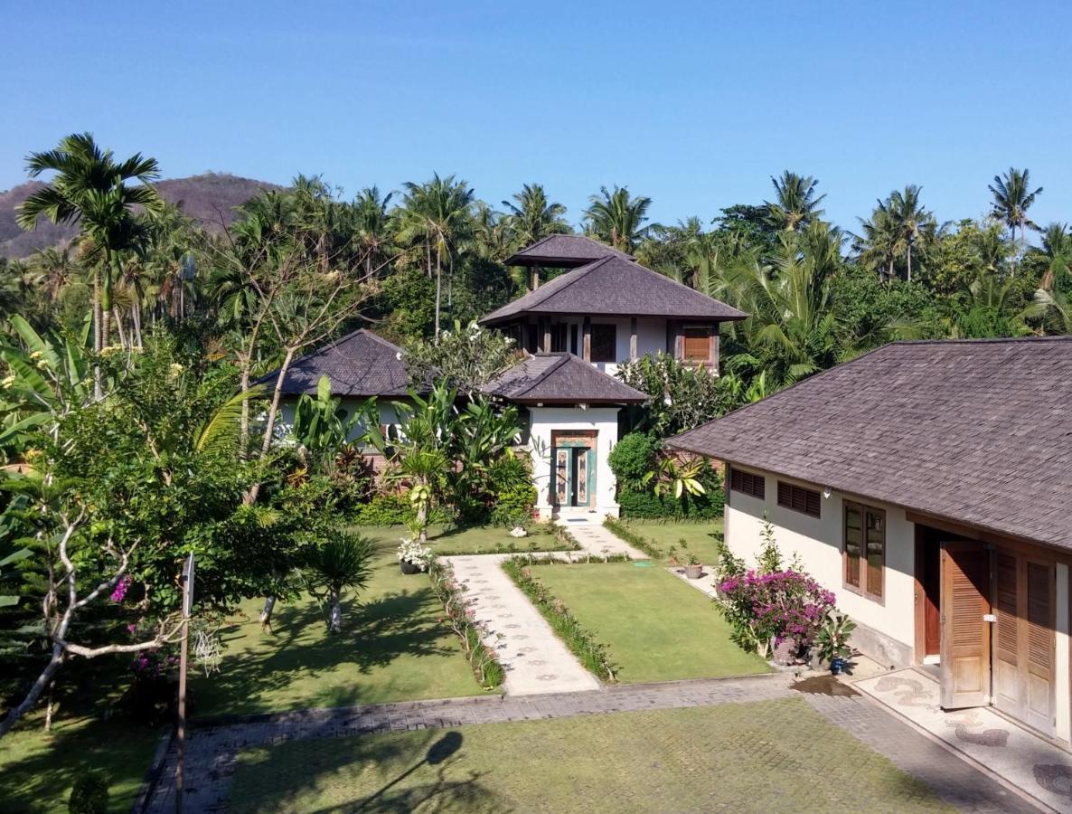 Villa Rumah Isah チャンディダサ エクステリア 写真