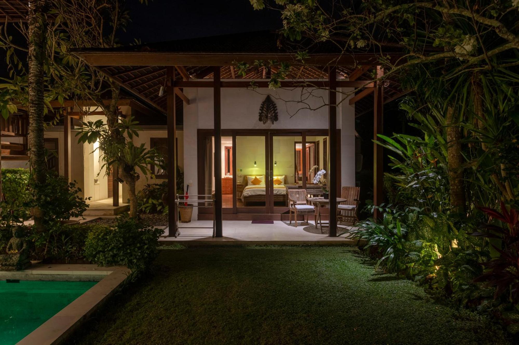Villa Rumah Isah チャンディダサ エクステリア 写真