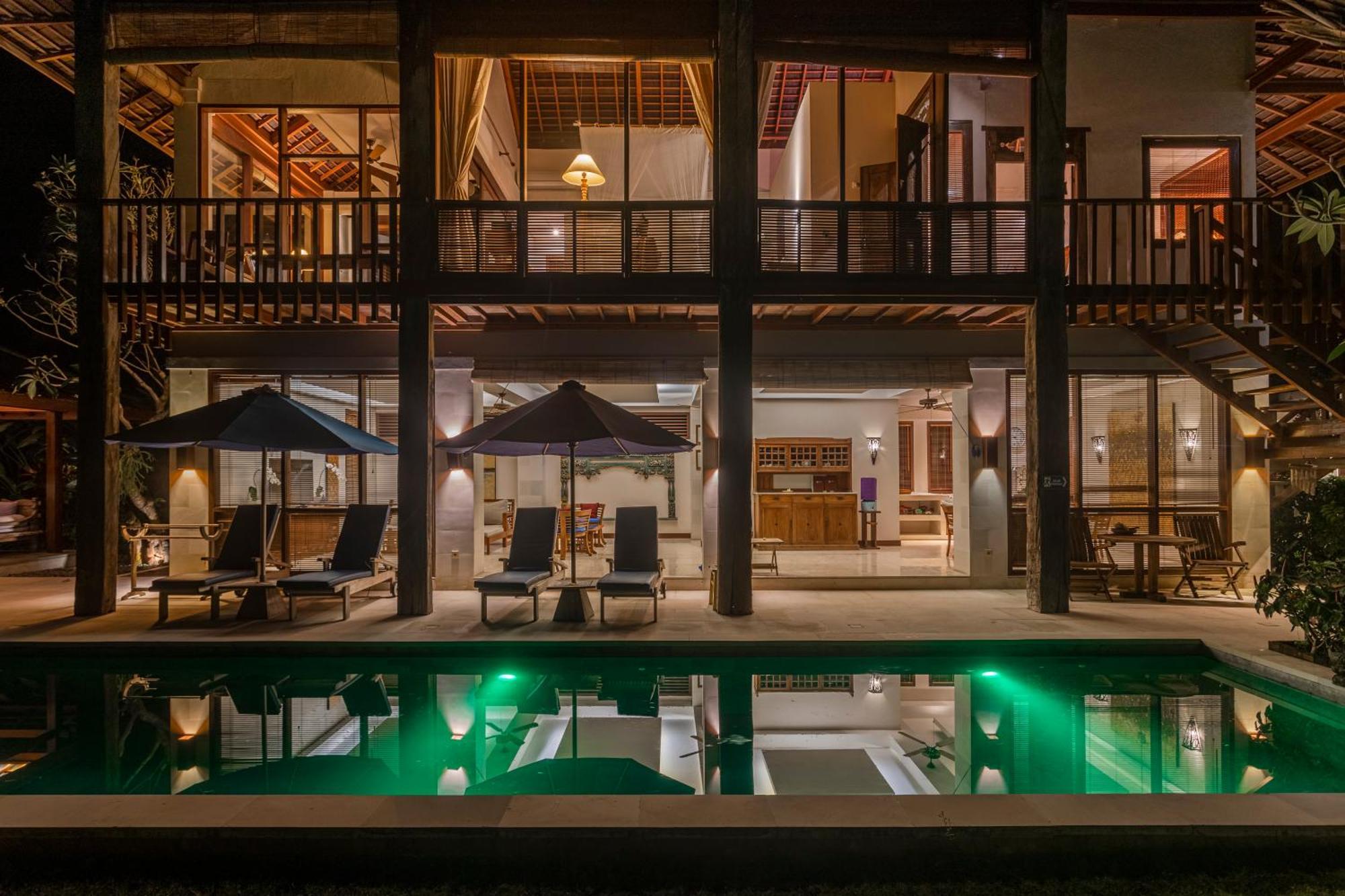 Villa Rumah Isah チャンディダサ エクステリア 写真