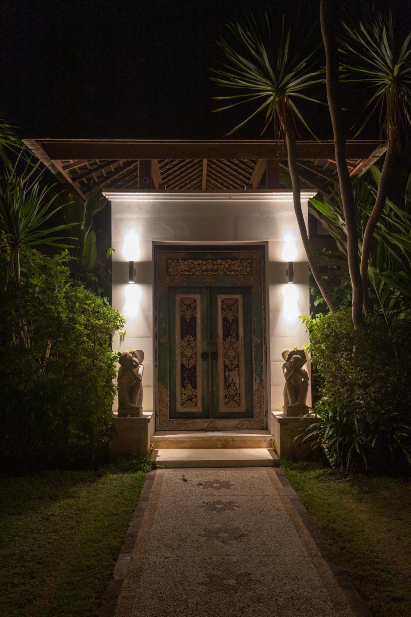 Villa Rumah Isah チャンディダサ エクステリア 写真