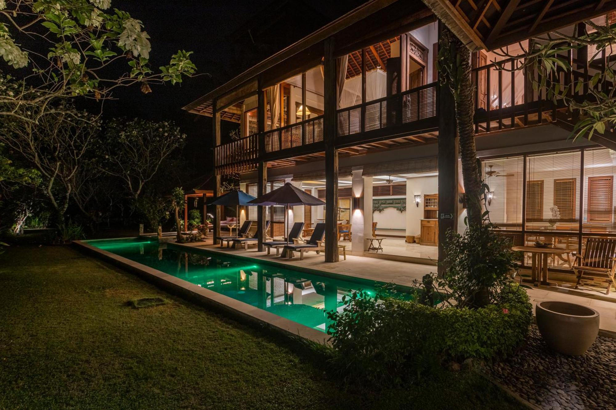 Villa Rumah Isah チャンディダサ エクステリア 写真