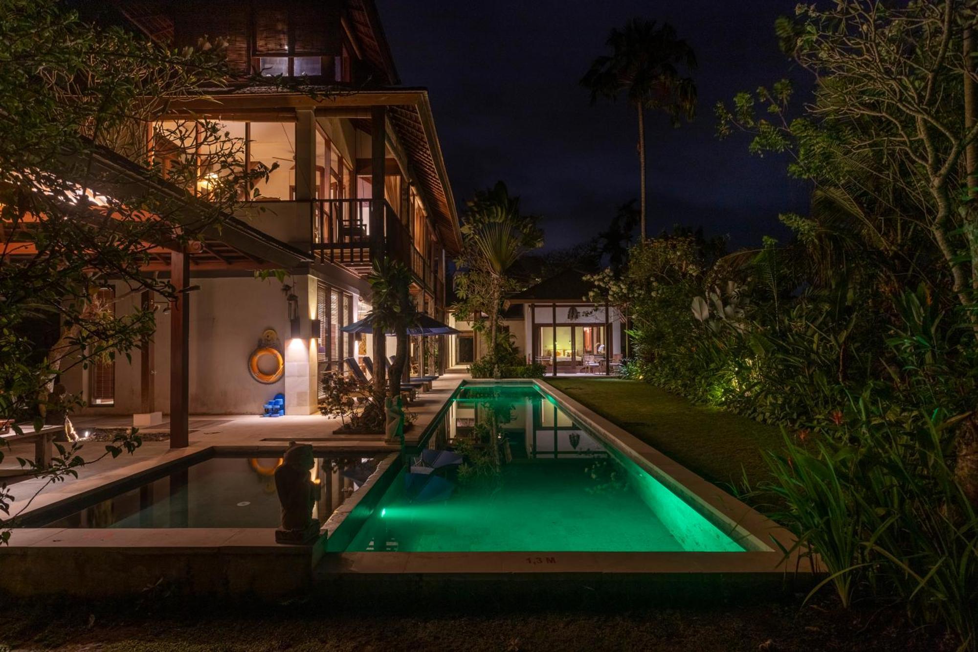 Villa Rumah Isah チャンディダサ エクステリア 写真