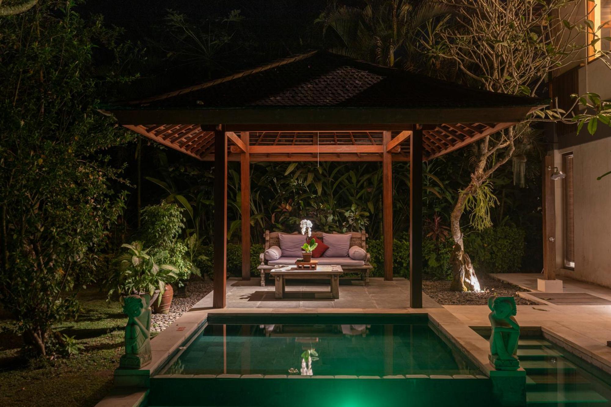 Villa Rumah Isah チャンディダサ エクステリア 写真