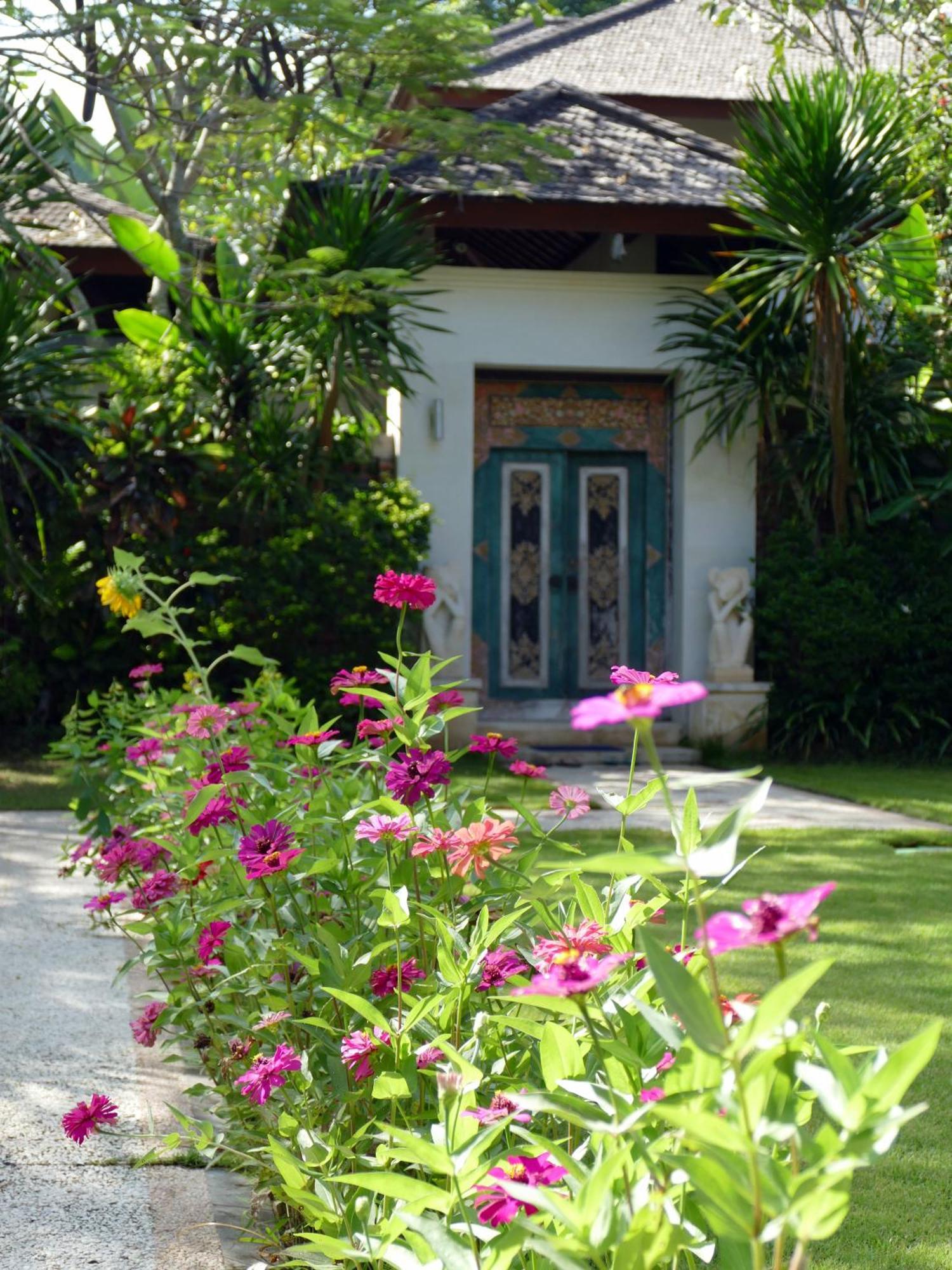 Villa Rumah Isah チャンディダサ エクステリア 写真